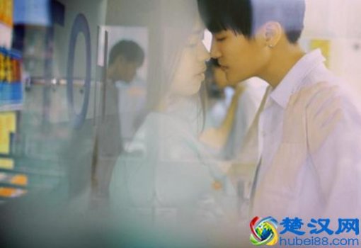  什么是爱一个人的表现（如何判断一个男人是不是真的爱你）