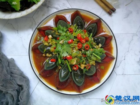  夏季什么凉拌菜好吃不上火（分享一道凉拌皮蛋最好吃的做法）