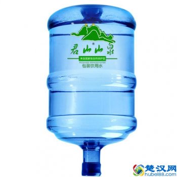  一般饮水机的桶装水多少升（常喝对身体有什么影响）