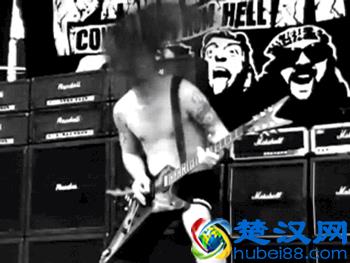  入门电吉他多少钱一把（新手入门曲目推荐）