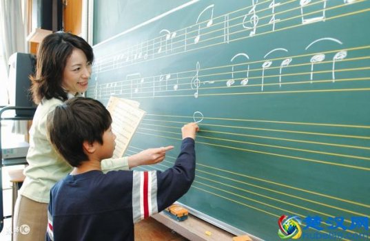  如何提高英语听力（英语听力提高的几个有效步骤）