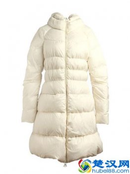  白色羽绒服怎么洗妙招（怎样洗白色羽绒服不发黄）