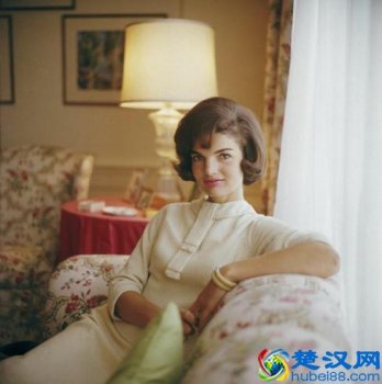 杰奎琳具有什么的品质(对杰奎琳的评价)