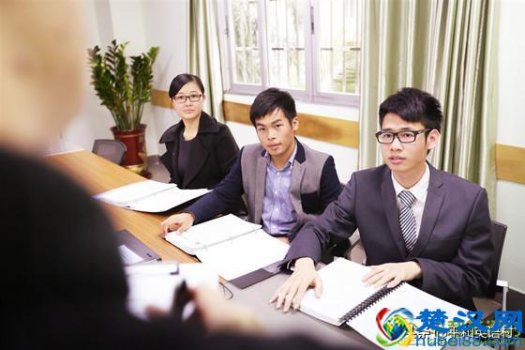  大学专科商务英语学什么（什么学习方式最适合职场人士提高商务英语）