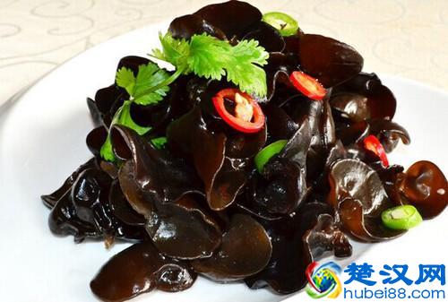  干黑木耳的功效与作用禁忌（黑木耳是心脑血管守护神）