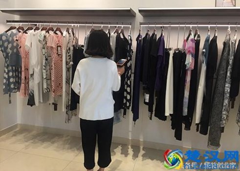  现在开服装店怎么样？看看月入8万的人是怎么做的