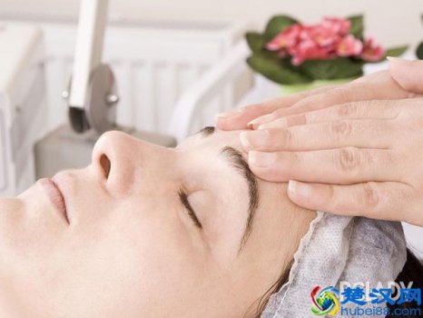  洗脸用什么醋好（用醋洗脸有哪些好处）