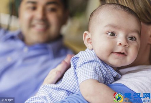  婴儿打嗝怎么回事（教你几招快速有效）