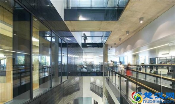  白金汉大学在哪个位置（白金汉大学有什么特色）