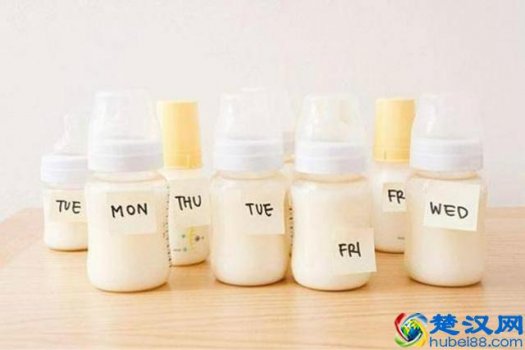  宝宝喝什么奶粉最接近母乳还不上火（营养师：接近母乳的奶粉首先得有这样的营养配比 ）