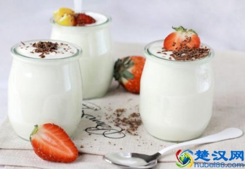  老人每天什么时间喝酸奶最好（营养师告诉你最应该喝的3个时间）