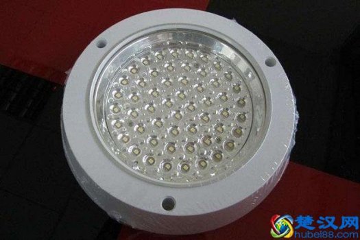  节能灯和led灯的区别（节能灯和LED灯哪个好）