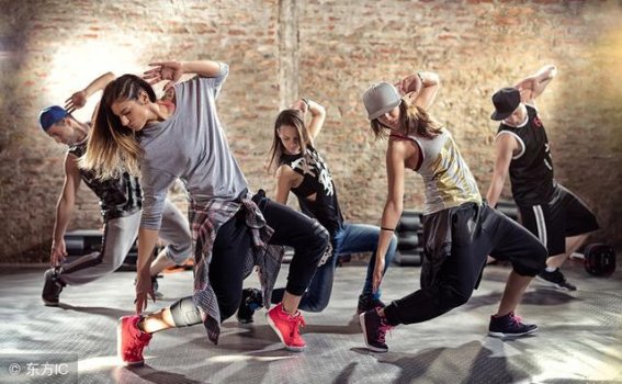  shuffle什么意思（鬼步舞shuffle基本功包括哪些元素）