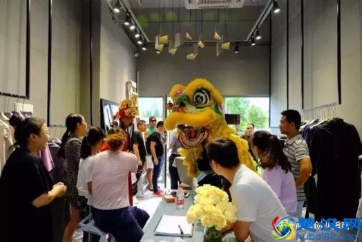  服装门面开张送什么（服装店开业送什么树）