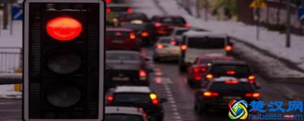  闯红灯罚款多少钱（汽车违章扣分罚款标准）