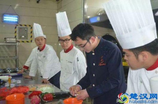  餐饮分餐要注意什么(我国餐饮业分餐制经营服务规范)