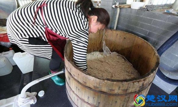  做白酒用什么做酒渠（白酒是怎么做的）