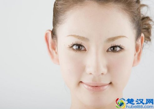  如何变白脸部（脸怎么变白的简单方法）