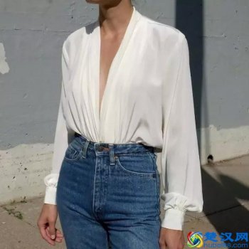  小胸穿什么罩杯不空杯（小胸的女生适合穿什么内衣）