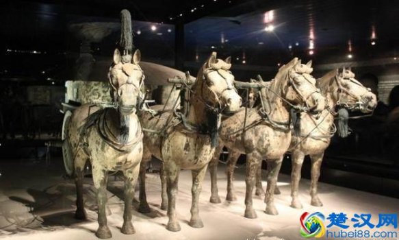 秦始皇墓为什么不敢不挖掘(揭秘几个不为人知的秘密)