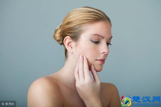  牙周炎怎么治疗，牙周炎有哪些症状！