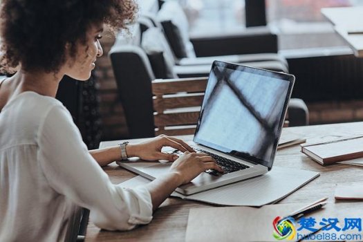  买笔记本电脑要注意哪些配置（新手小白一定要学会的5点技巧不然被坑就迟了）