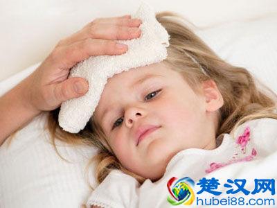 宝宝低烧怎么办（紧急处理方法推荐，值得收藏）