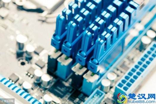  电脑内存超频有什么用（三款骇客神条释放你的电脑潜力）