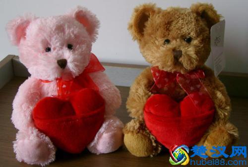  情人节送什么给女友比较好（最浪漫型的礼物攻略）