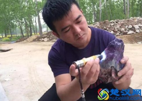  怎么样开淘宝店？白手起家开淘宝店，月入几万就这么简单