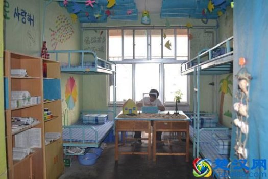  上海外国语大学宿舍条件怎么样（上海外国语大学宿舍收费吗）