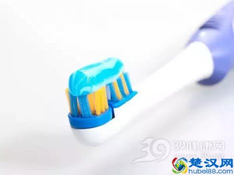  用什么可以美白牙齿没有副作用（口腔专家推荐这5种方法）