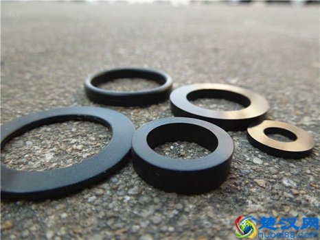  硅胶产品生产厂家，废料硅胶多少钱一斤