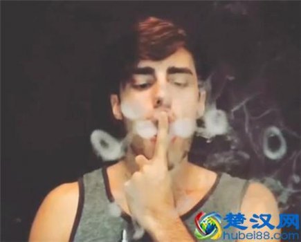  抽烟怎么吐烟圈（如何帅气的吐烟圈）