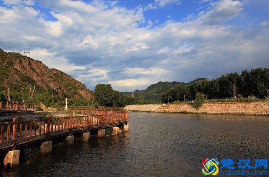  北京周边有什么好玩的地方？适合老人小孩（北京一日游最佳风景推荐）