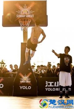  草根篮球的发展趋势（草根篮球运动员的生存之战）