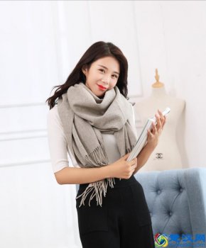  女人给男人送围巾代表什么意思（10个人9个不知道送围巾到底是什么意思）