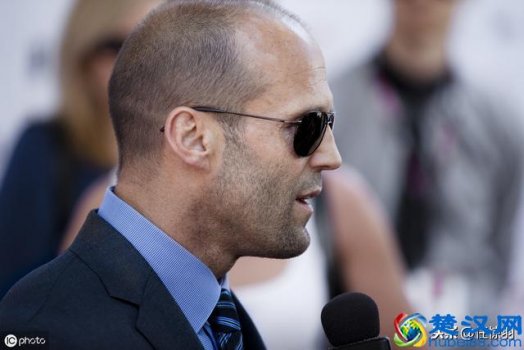  男人30岁该穿什么衣服（30岁的男人穿着搭配）