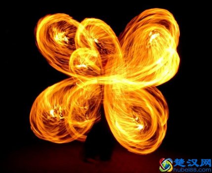  男的摆地摊适合卖什么好（首选30个最火的商机）