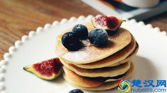  腹泻吃什么食物止泻快，腹泻绝对不可大意！