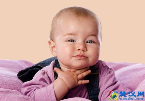  宝宝喉咙有痰怎么办，食物化痰的办法有哪些！