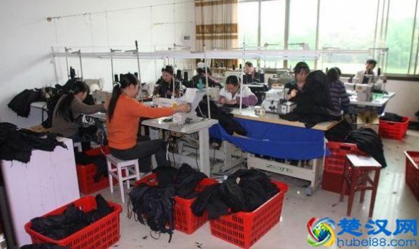  服装货源批发厂家在哪里？这个货源批发价格全国最低