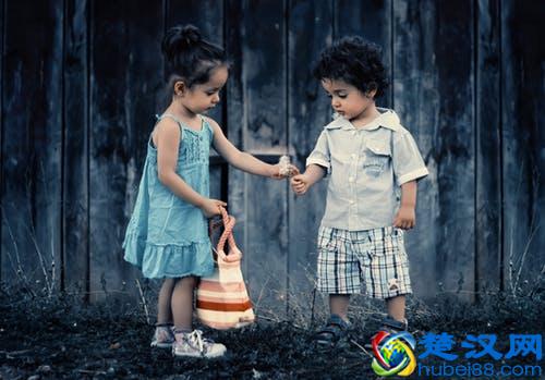  小学生学在线英语哪个平台好（在线名师授课平台推荐）