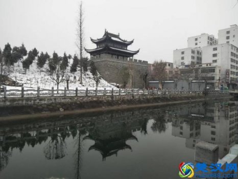  面朝大海春暖花开什么意思（面朝大海春暖花开）