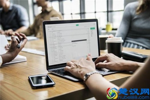  睡不着觉怎么办（晚上睡不着？试试4个方法）