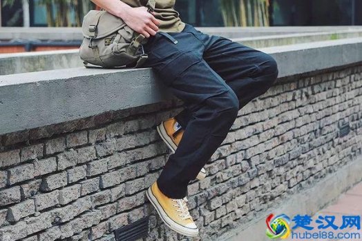  工装裤配什么鞋好看（潮牛达人教你穿搭）
