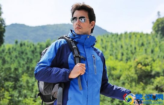  冲锋衣是什么（冲锋衣选购攻略）