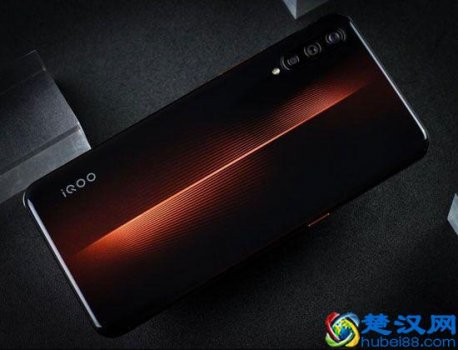  2019现在买什么手机比较好？3000左右智能手机推荐