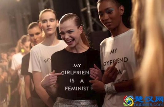  黑色西裤搭配什么短袖（教你这20种搭配）