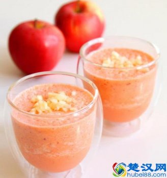  自己怎么制作好喝的果汁（夏日里适合喝的果汁做法）